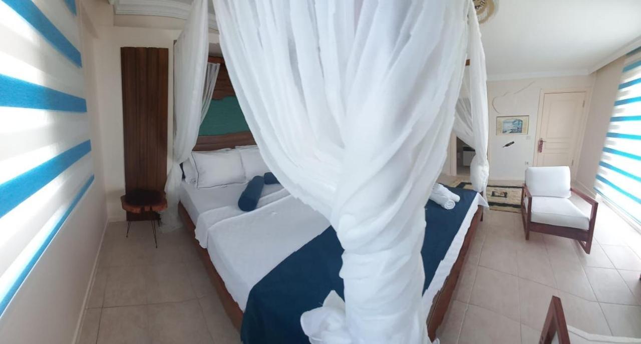 Hotel Antonio Кешме Экстерьер фото