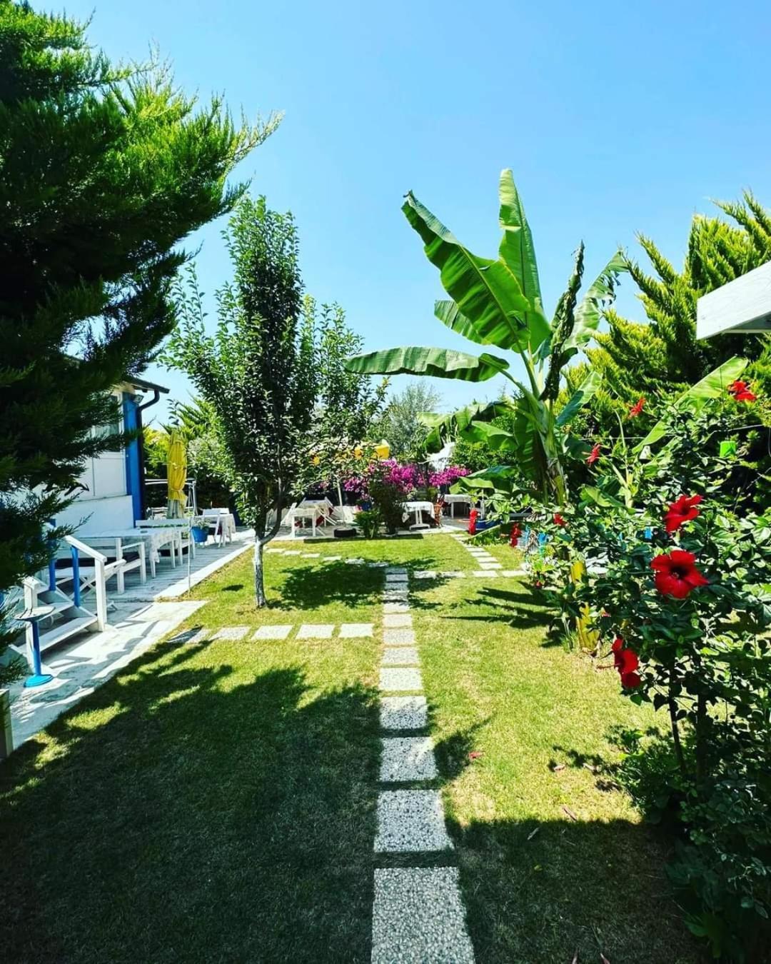 Hotel Antonio Кешме Экстерьер фото