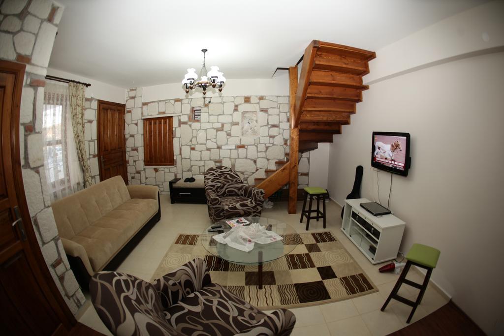 Hotel Antonio Кешме Экстерьер фото