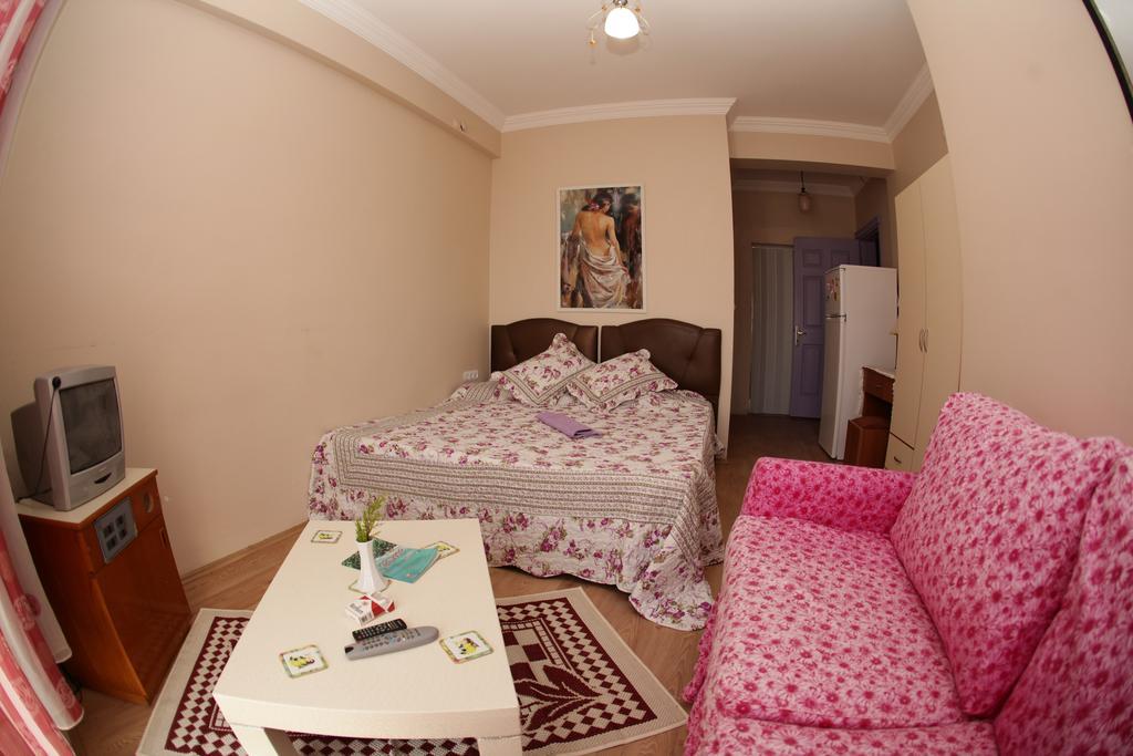 Hotel Antonio Кешме Экстерьер фото